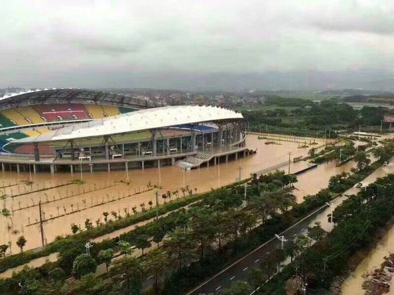 暴雨導致城市積水內(nèi)澇